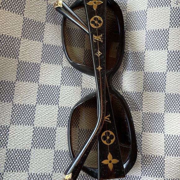Louis Vuitton brown sunglasses - Picture 9 of 11